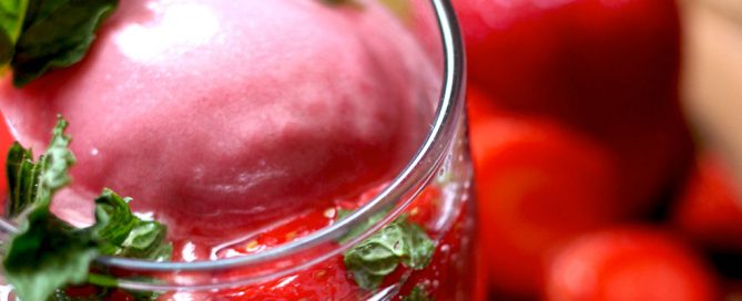 strawberry-sorbet-mojito